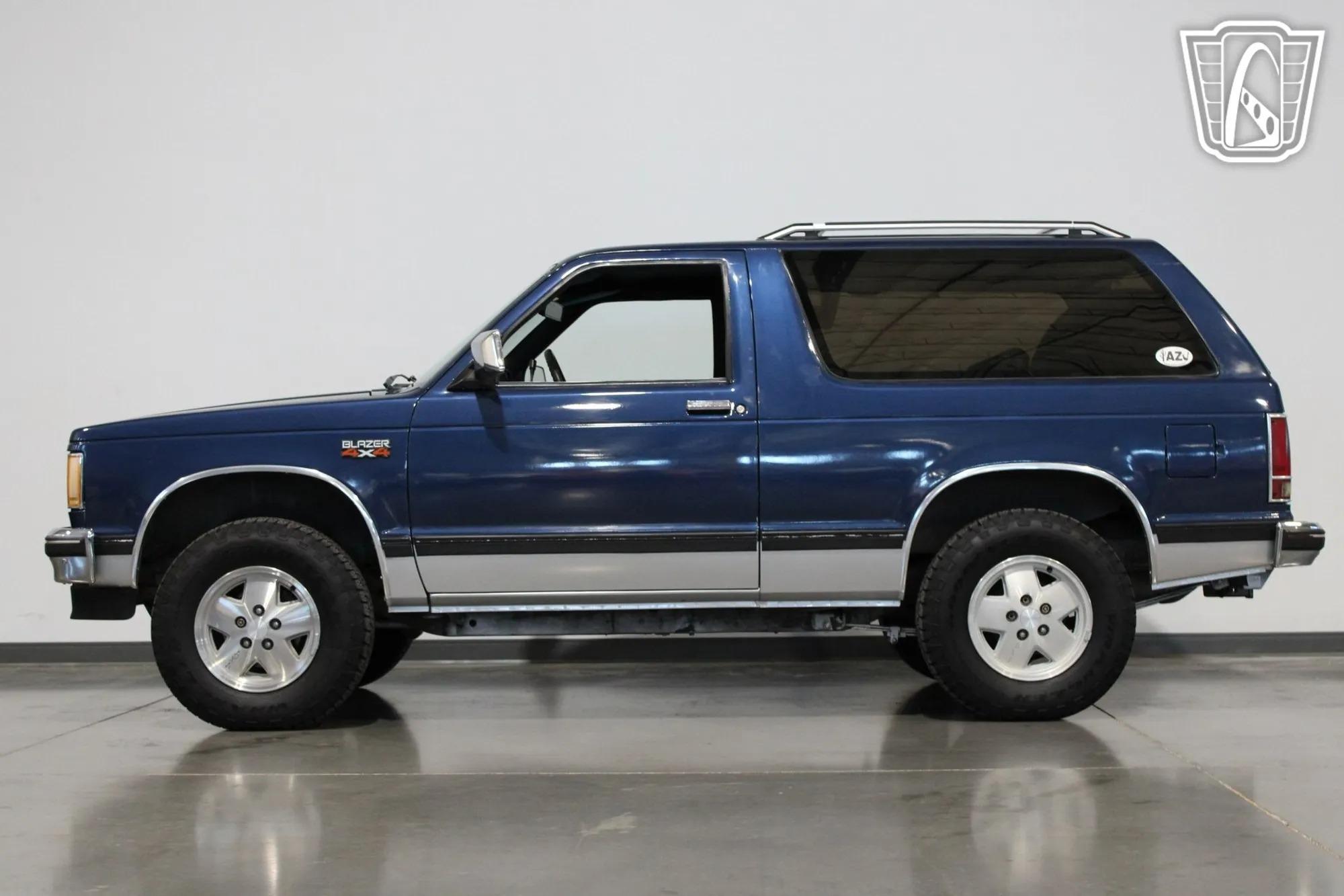 1988 Chevrolet S-10 Blazer - 3