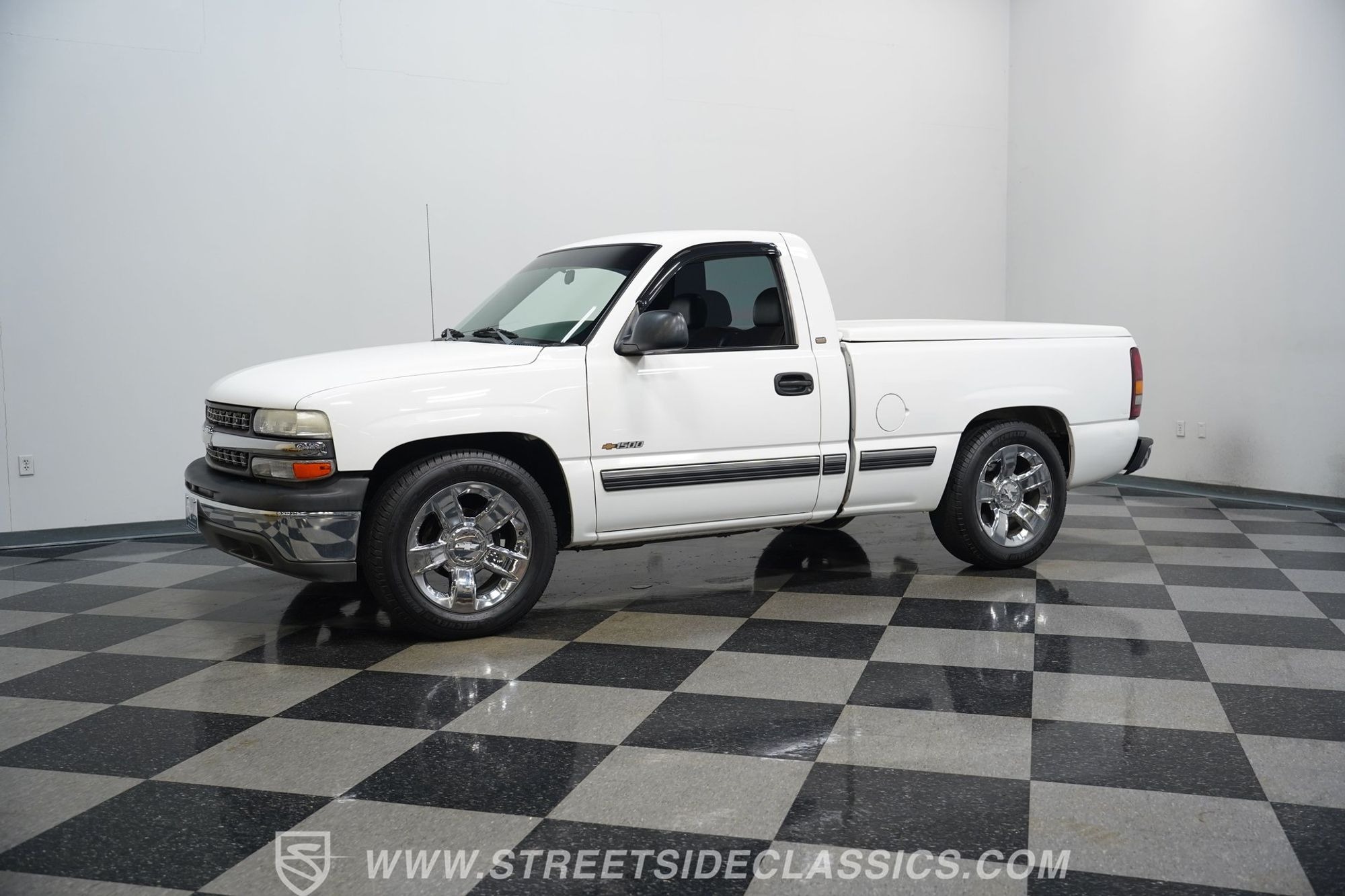 2002 Chevrolet Silverado - 3