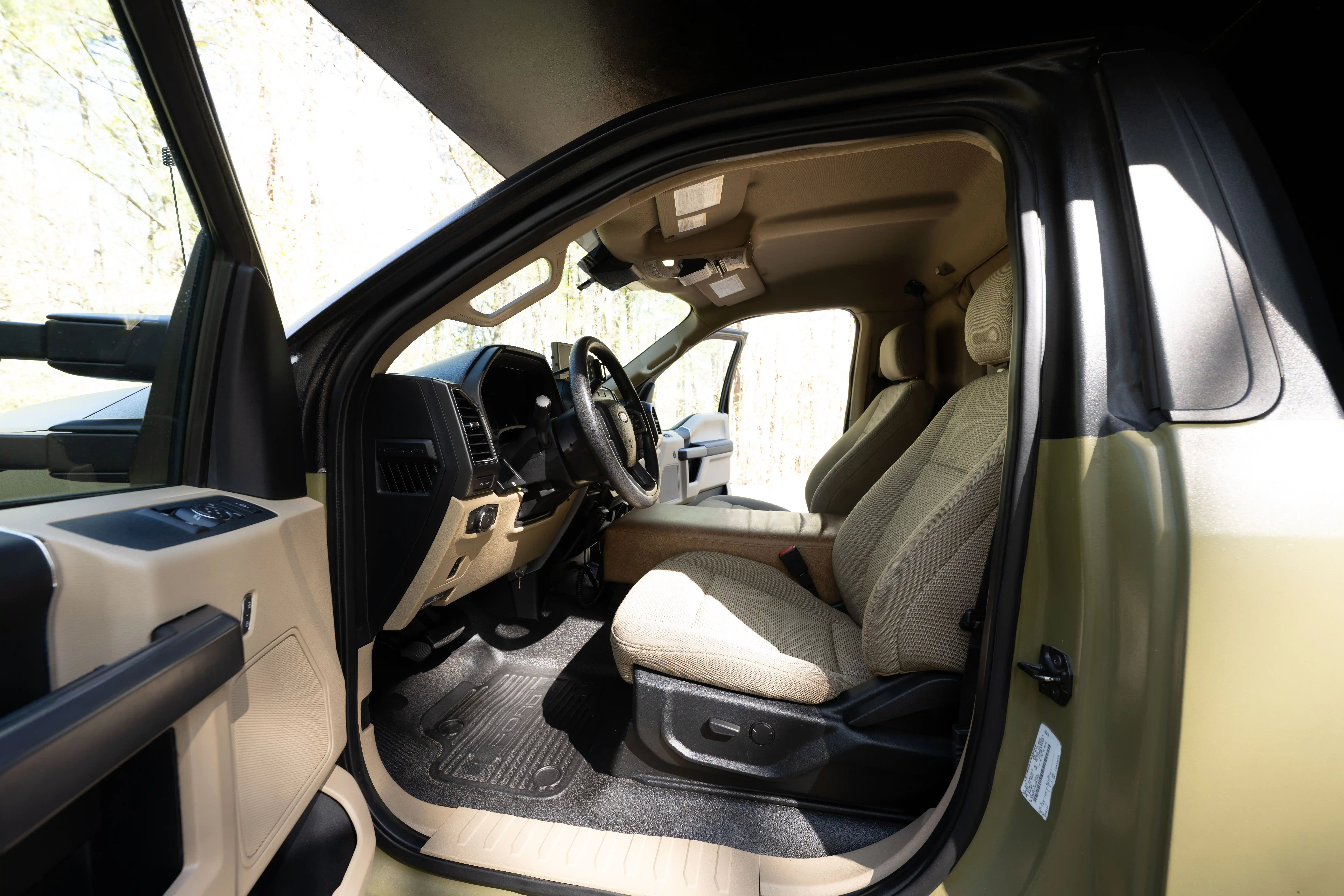 2021 Ford F-550 Expedition Vehicle