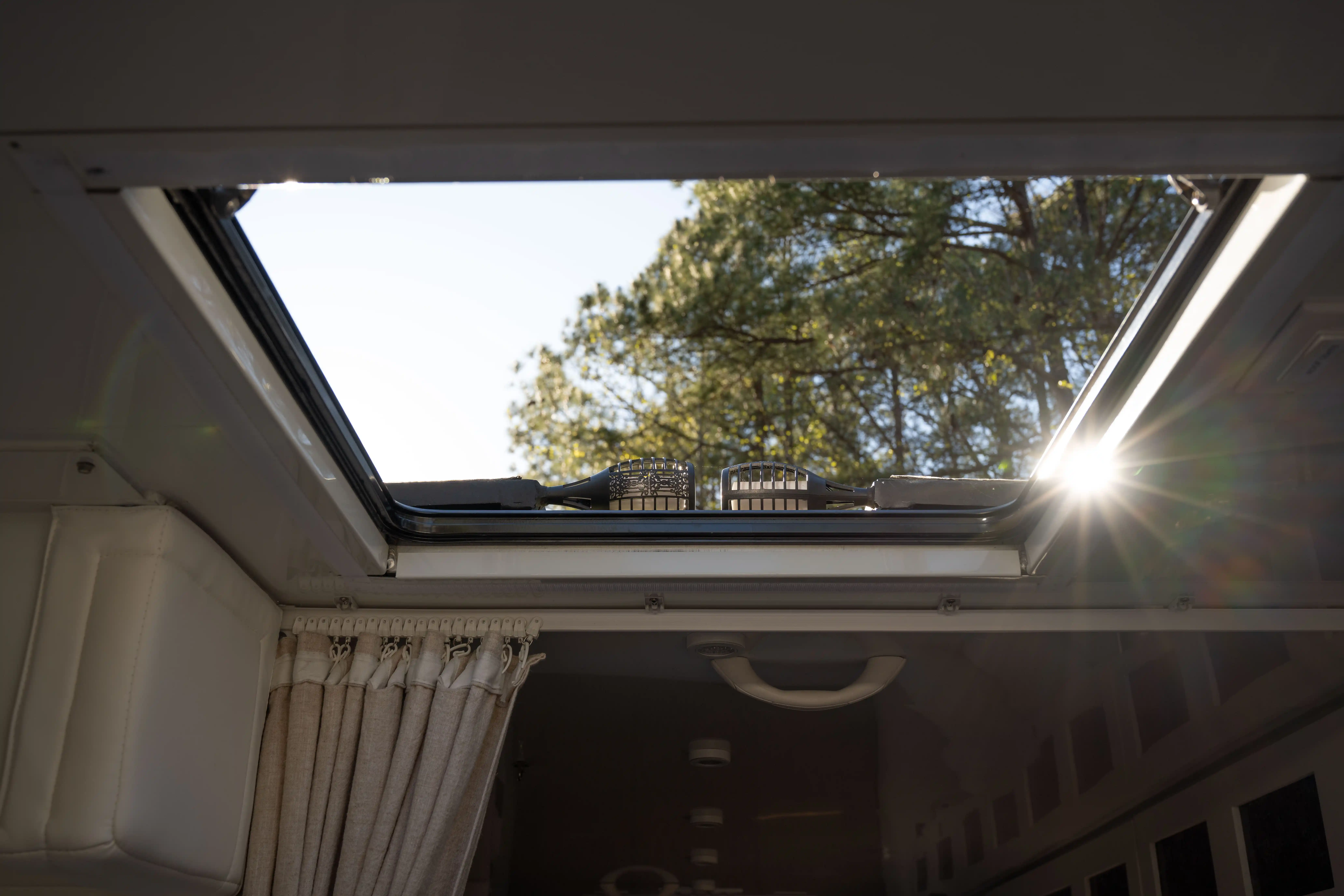 2021 Ford F-550 Expedition Vehicle