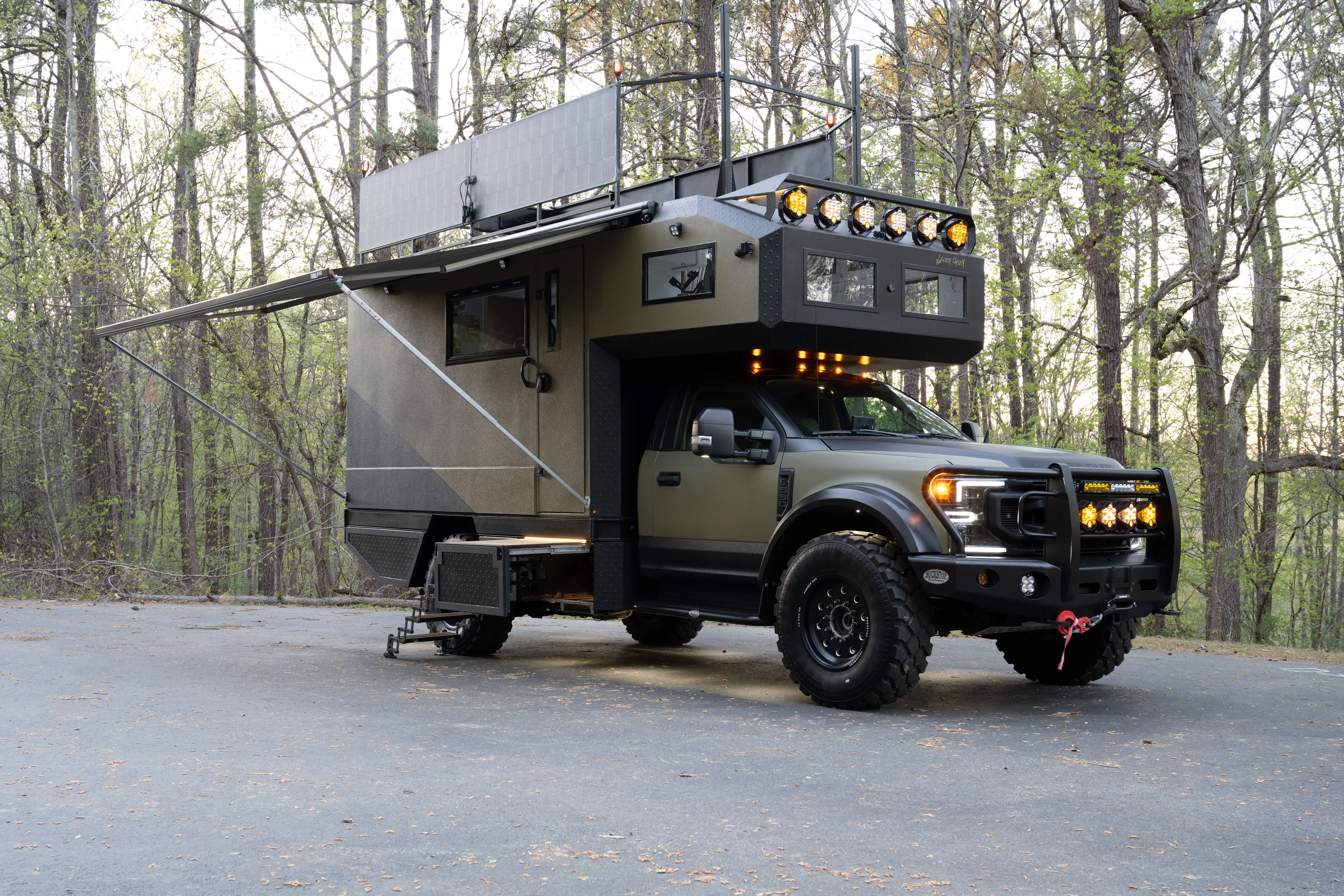 2021 Ford F-550 Expedition Vehicle
