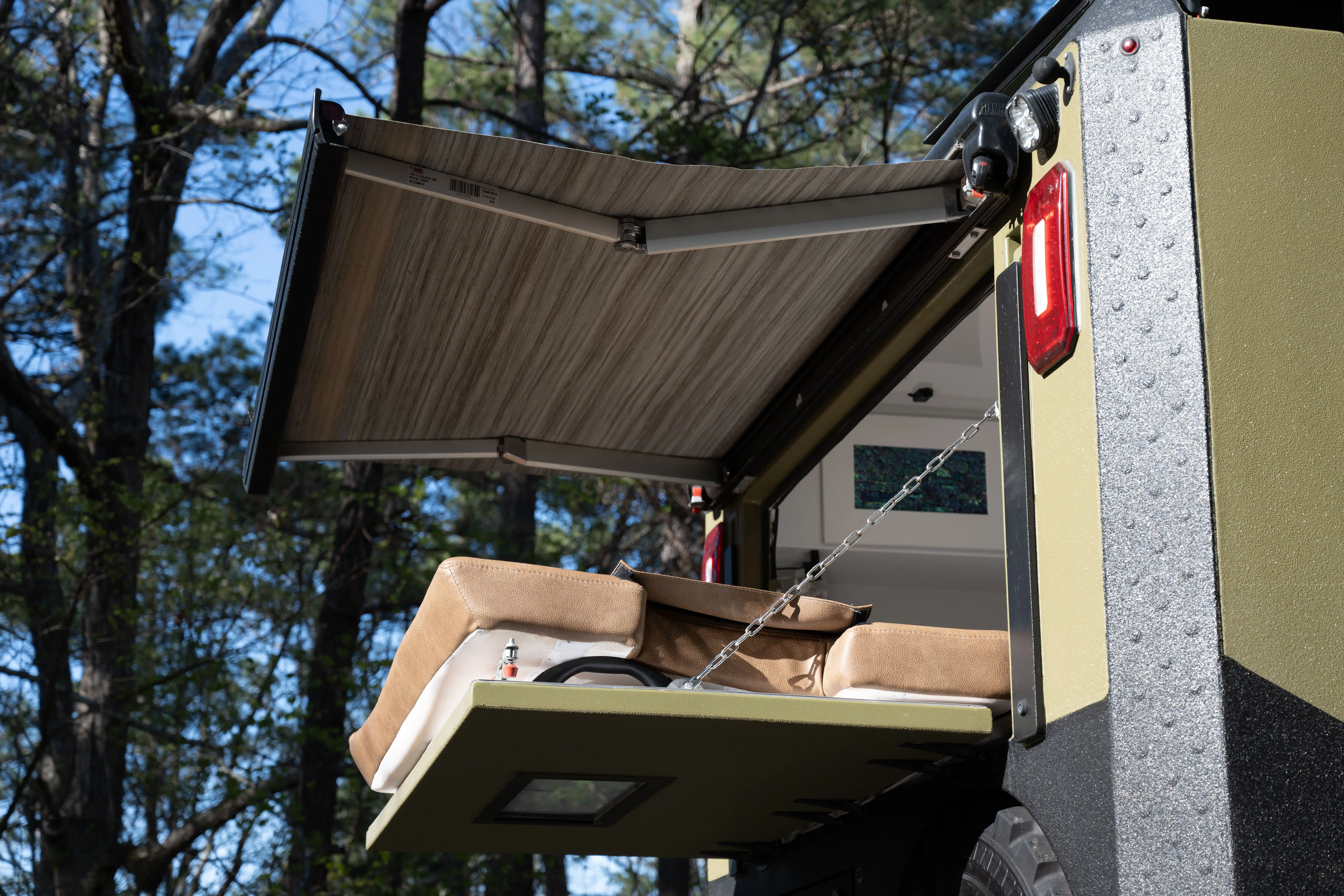 2021 Ford F-550 Expedition Vehicle