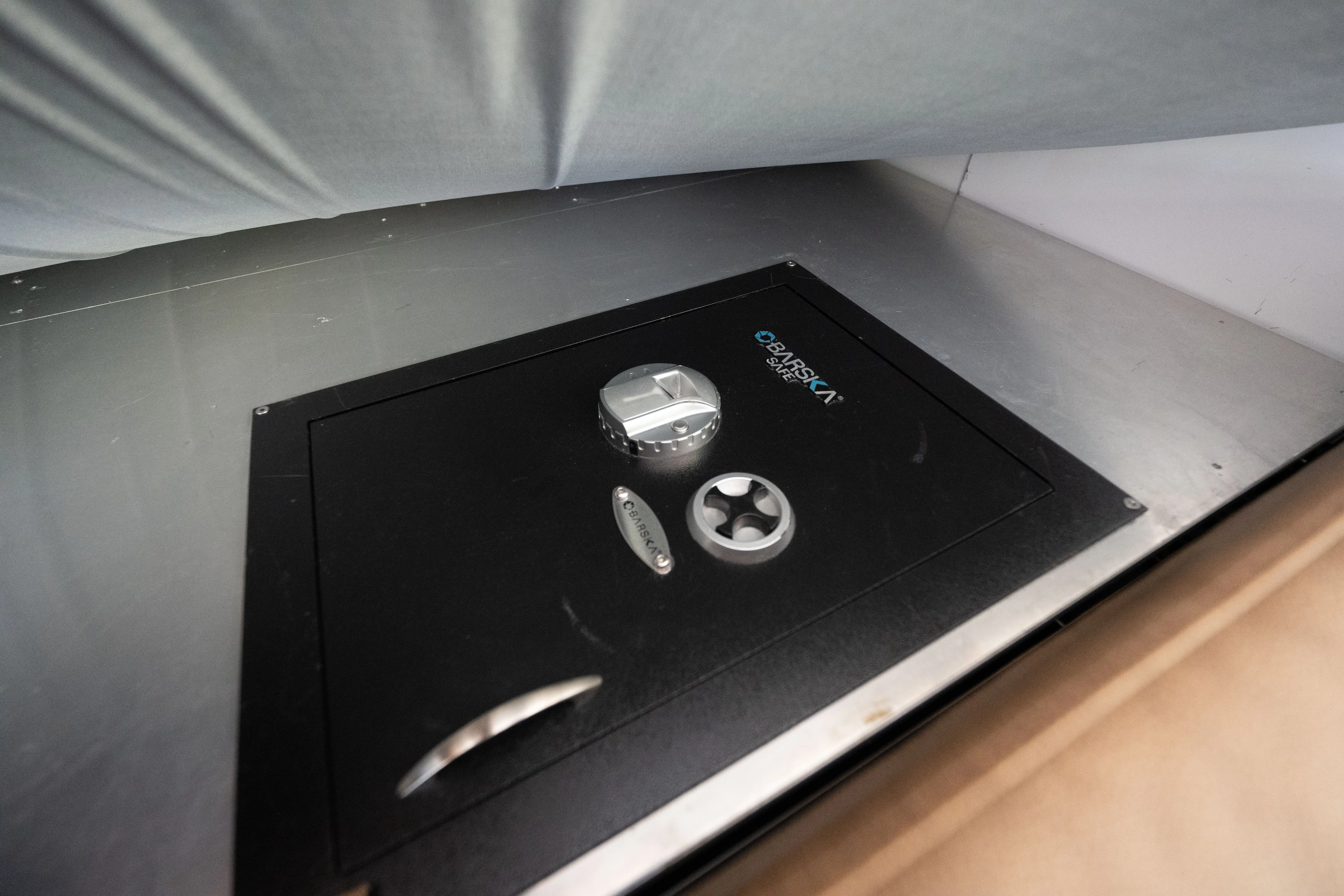 2021 Ford F-550 Expedition Vehicle