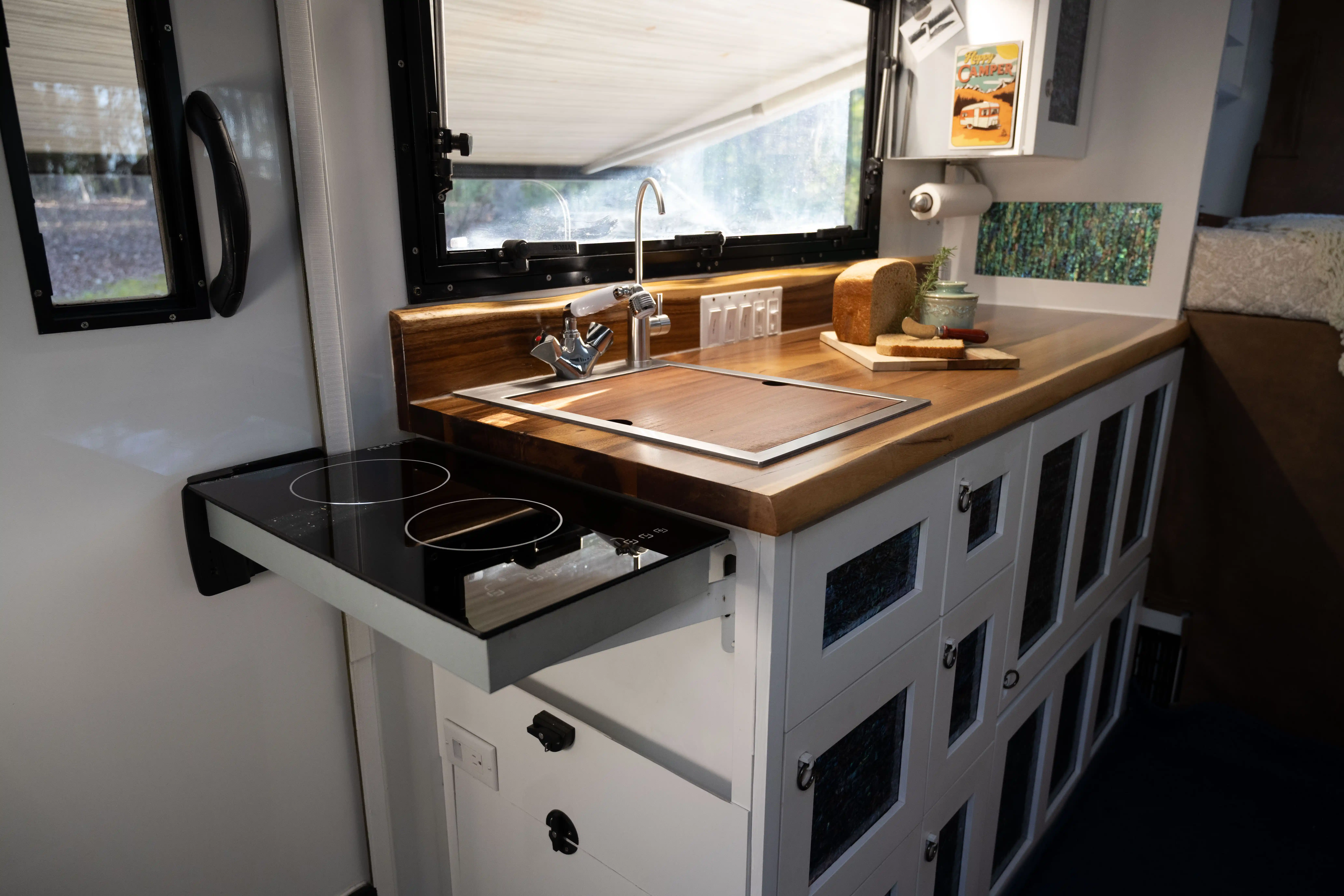 2021 Ford F-550 Expedition Vehicle