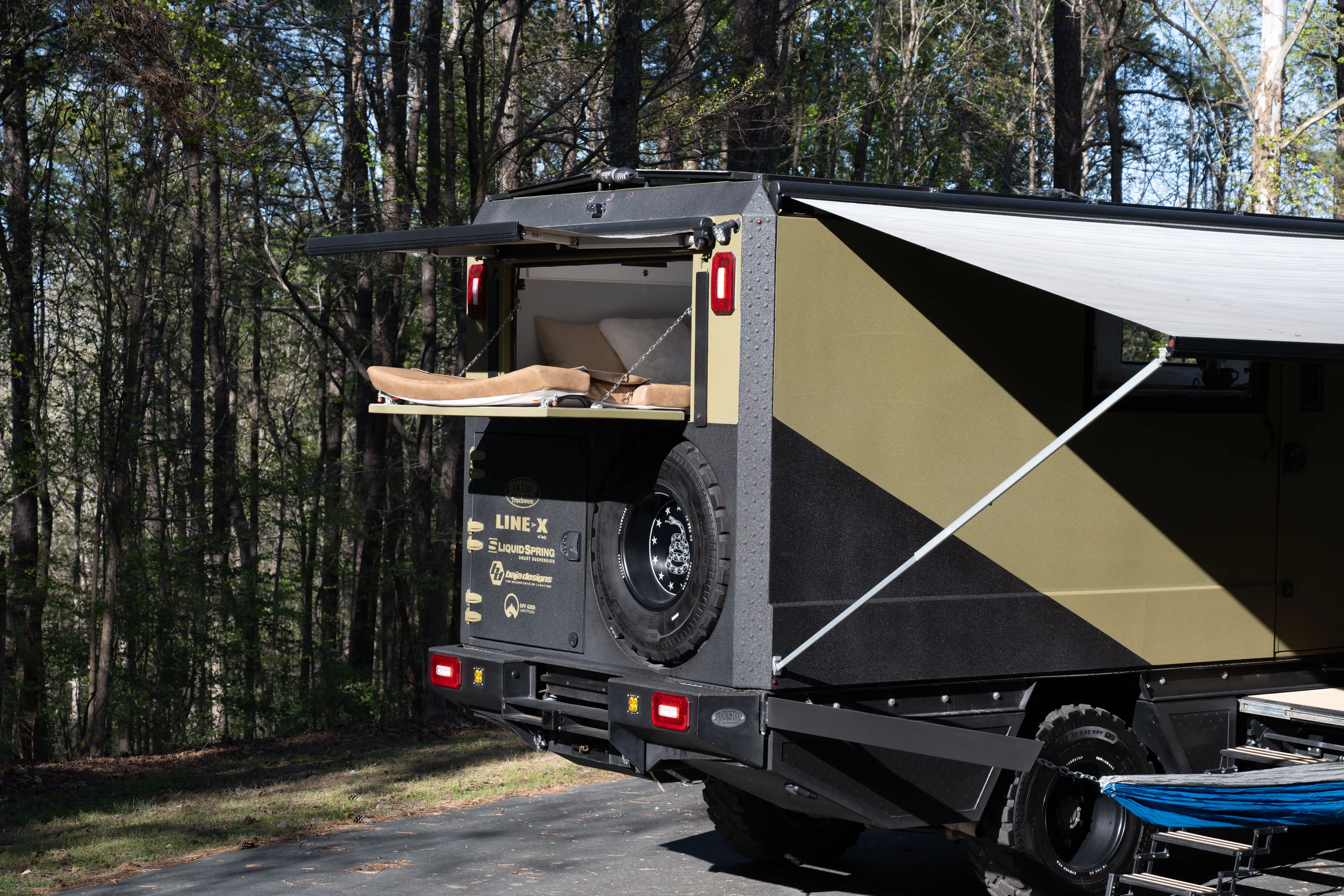 2021 Ford F-550 Expedition Vehicle