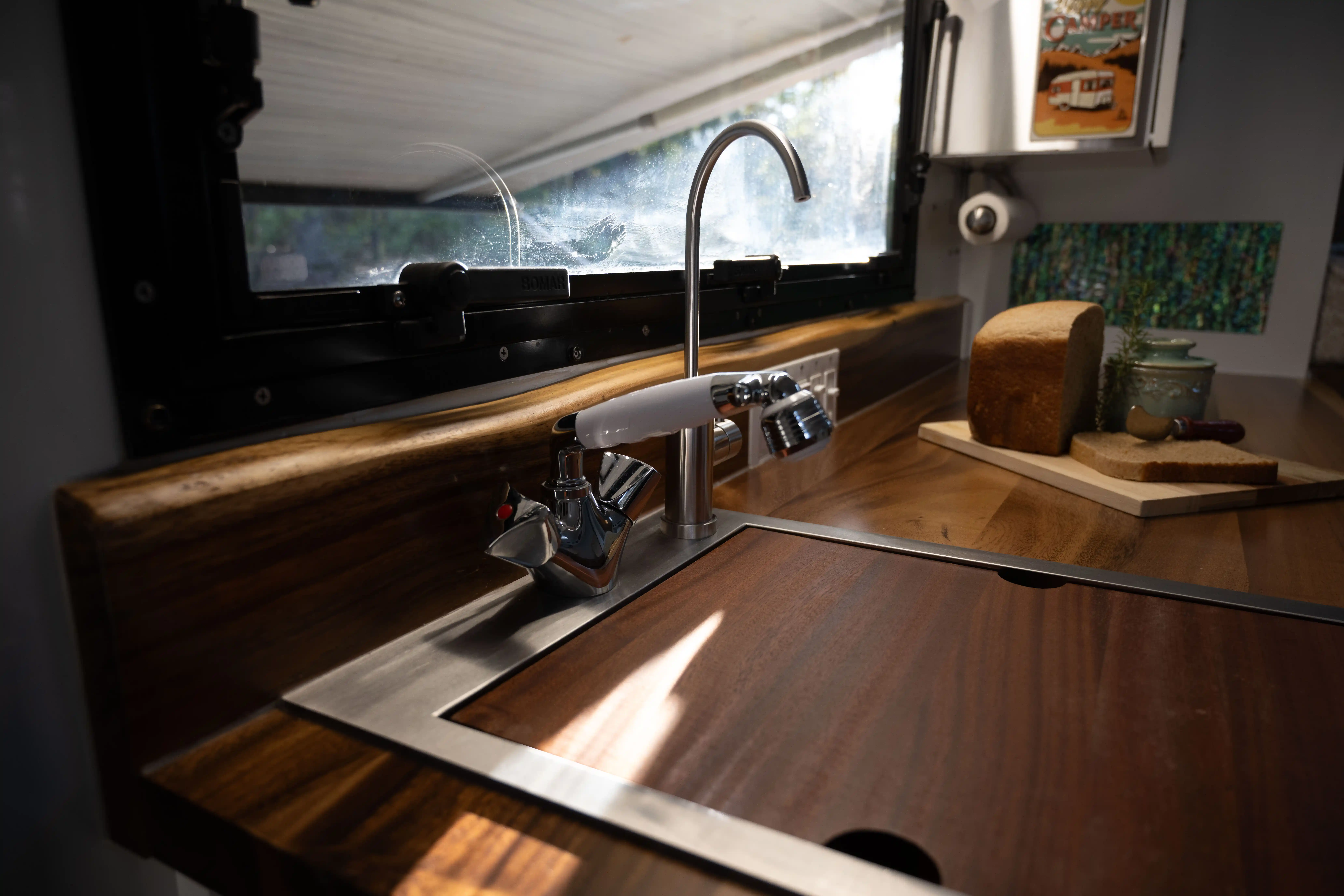 2021 Ford F-550 Expedition Vehicle