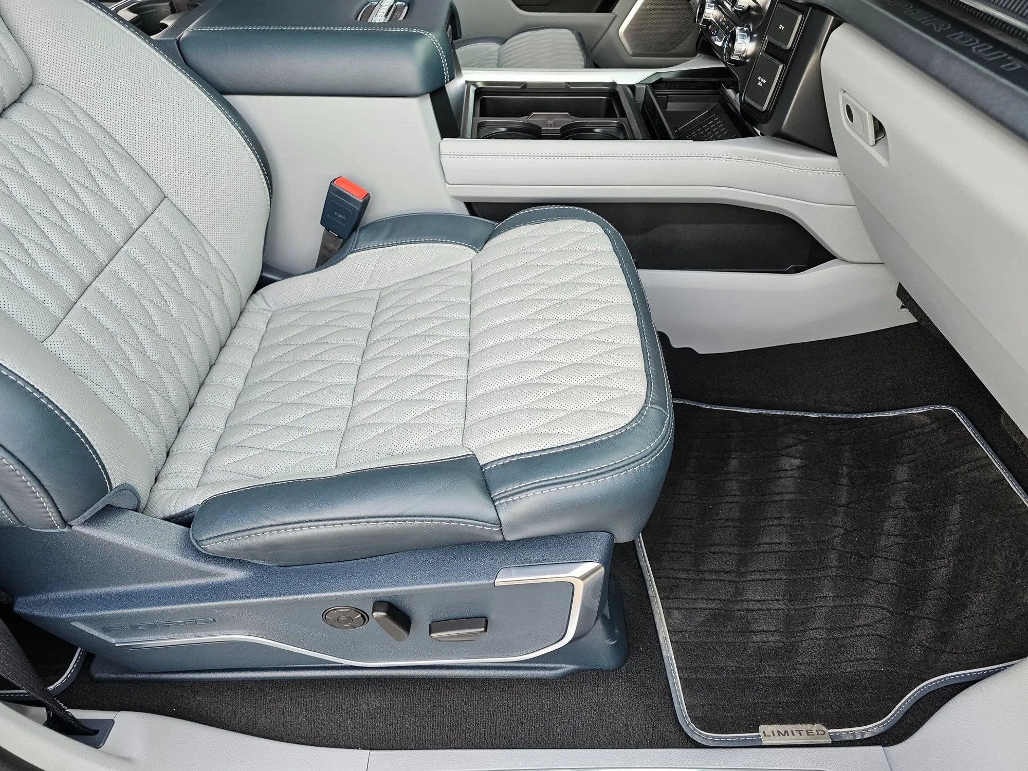 2024 Ford F-450SD Limited