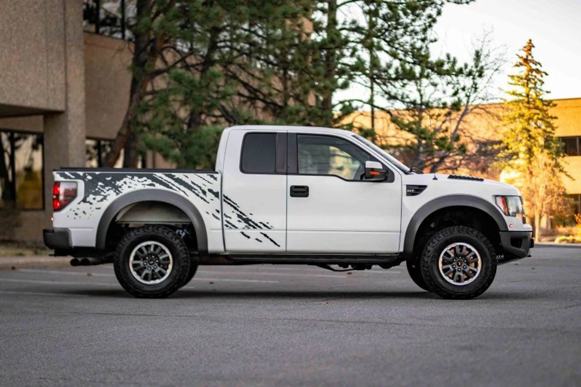 2010 Ford F-150 SVT Raptor SuperCab - 2