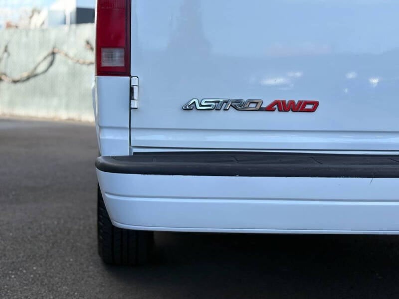 2003 Chevrolet Astro LT