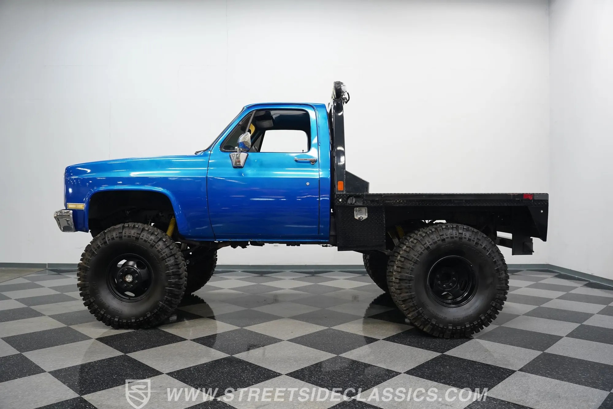 1984 Chevrolet K10 4×4 Dually - 3