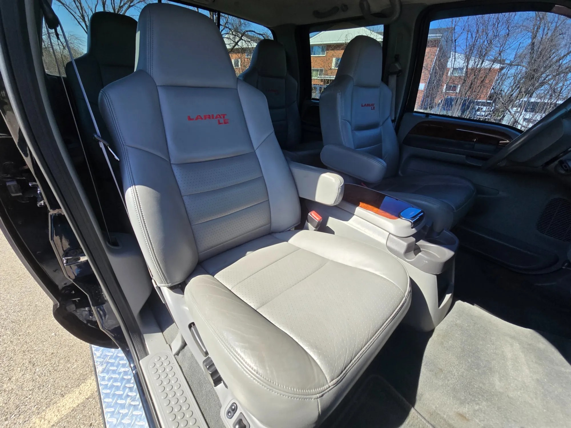 57k-Mile 2002 Ford F-350 Super Duty Lariat LE