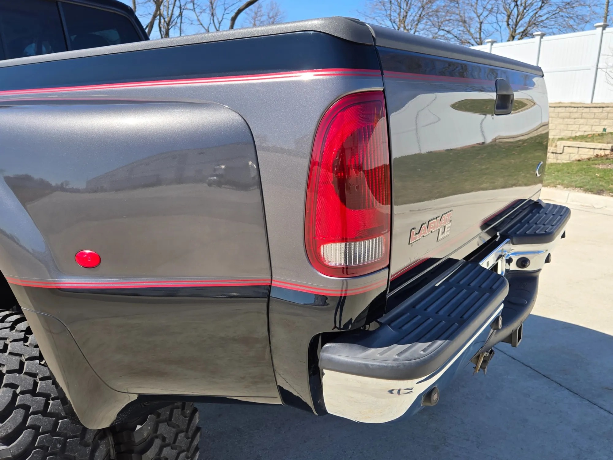 57k-Mile 2002 Ford F-350 Super Duty Lariat LE