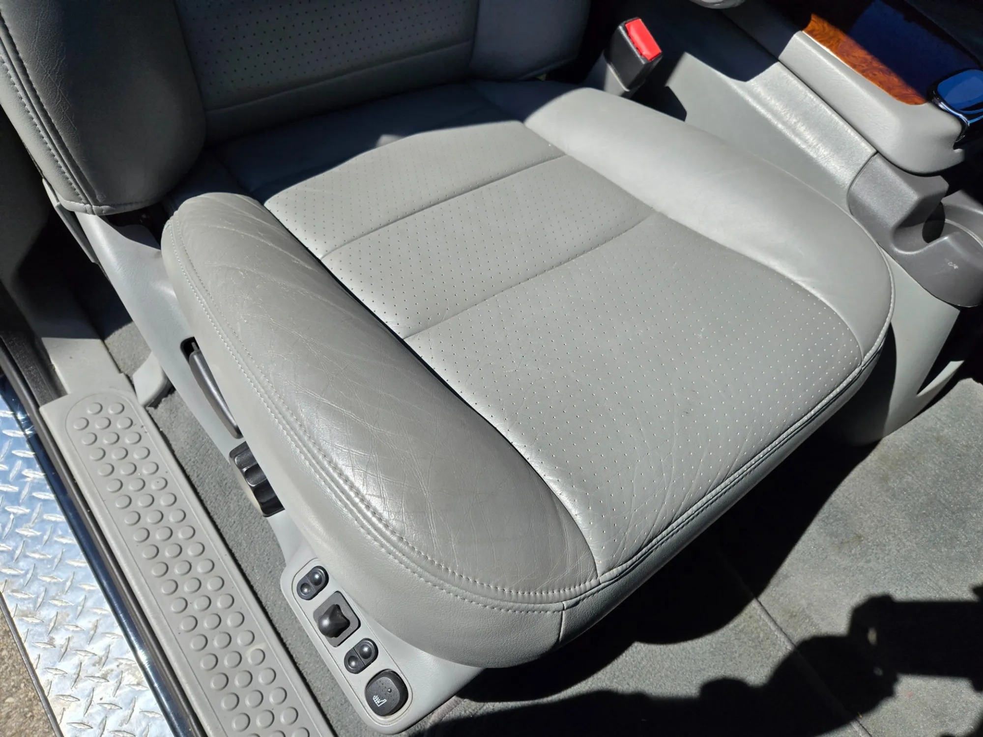 57k-Mile 2002 Ford F-350 Super Duty Lariat LE