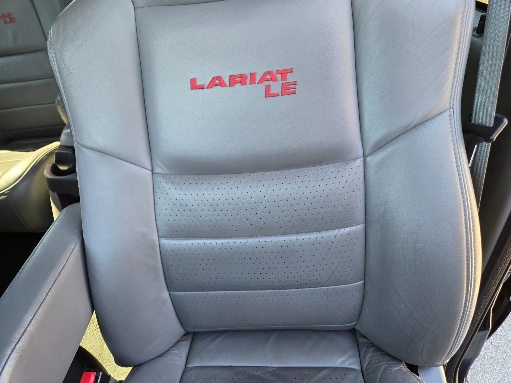 57k-Mile 2002 Ford F-350 Super Duty Lariat LE