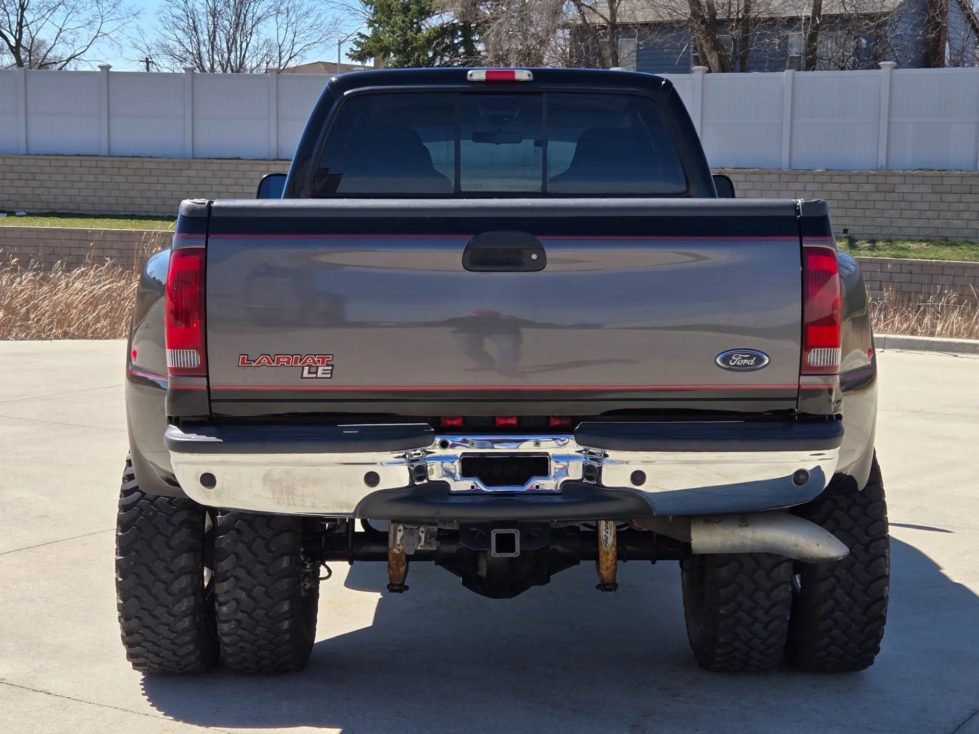 57k-Mile 2002 Ford F-350 Super Duty Lariat LE - 4