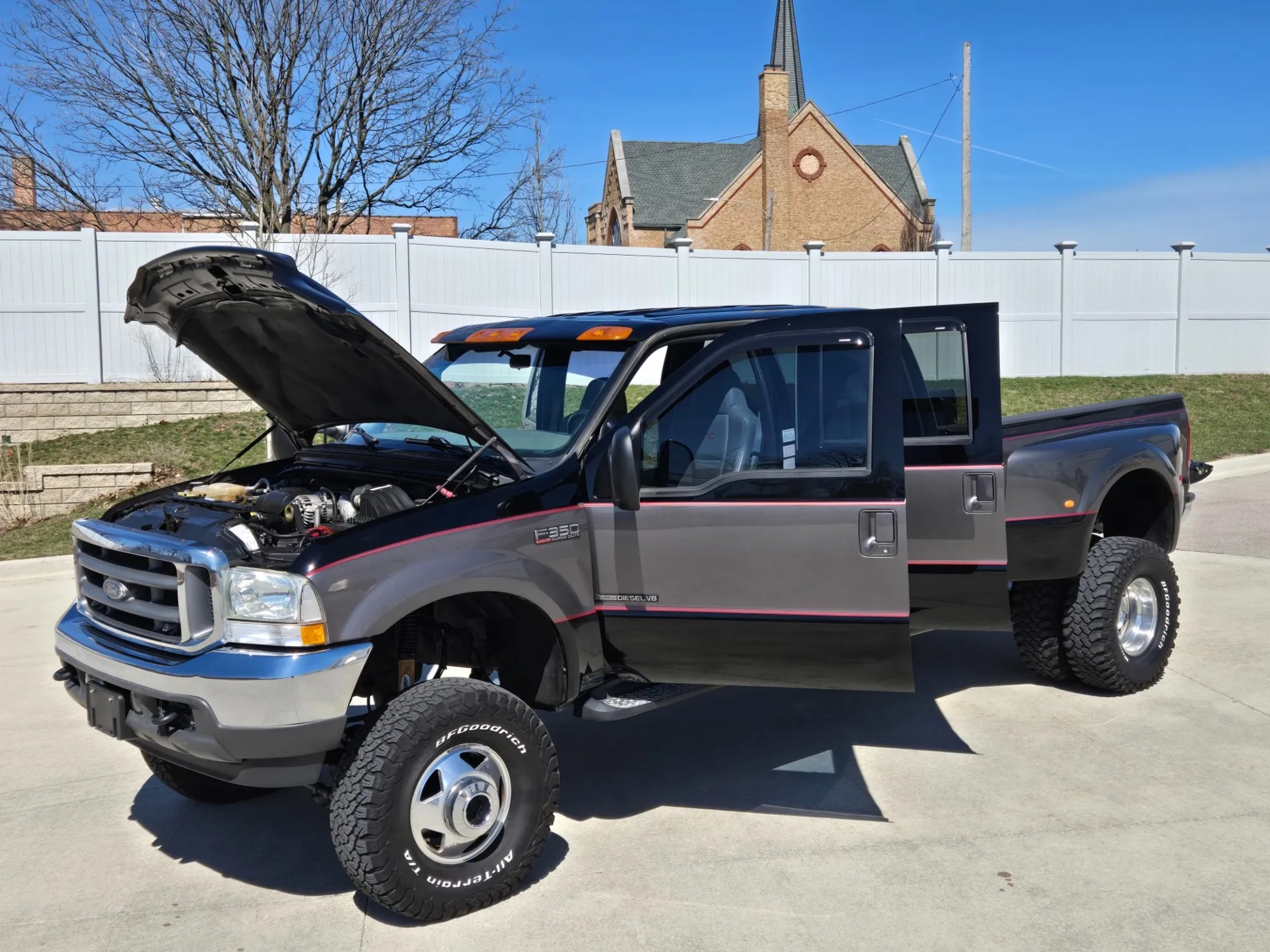 57k-Mile 2002 Ford F-350 Super Duty Lariat LE
