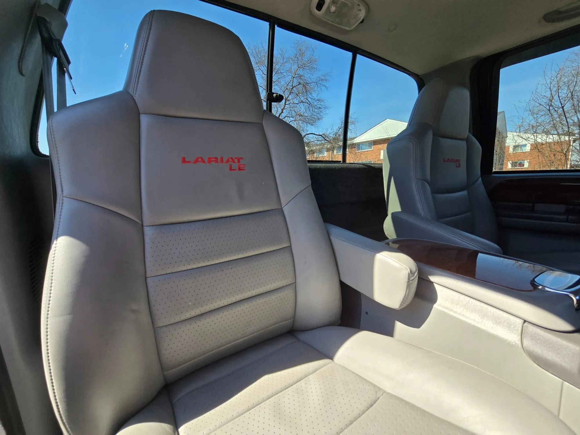 57k-Mile 2002 Ford F-350 Super Duty Lariat LE