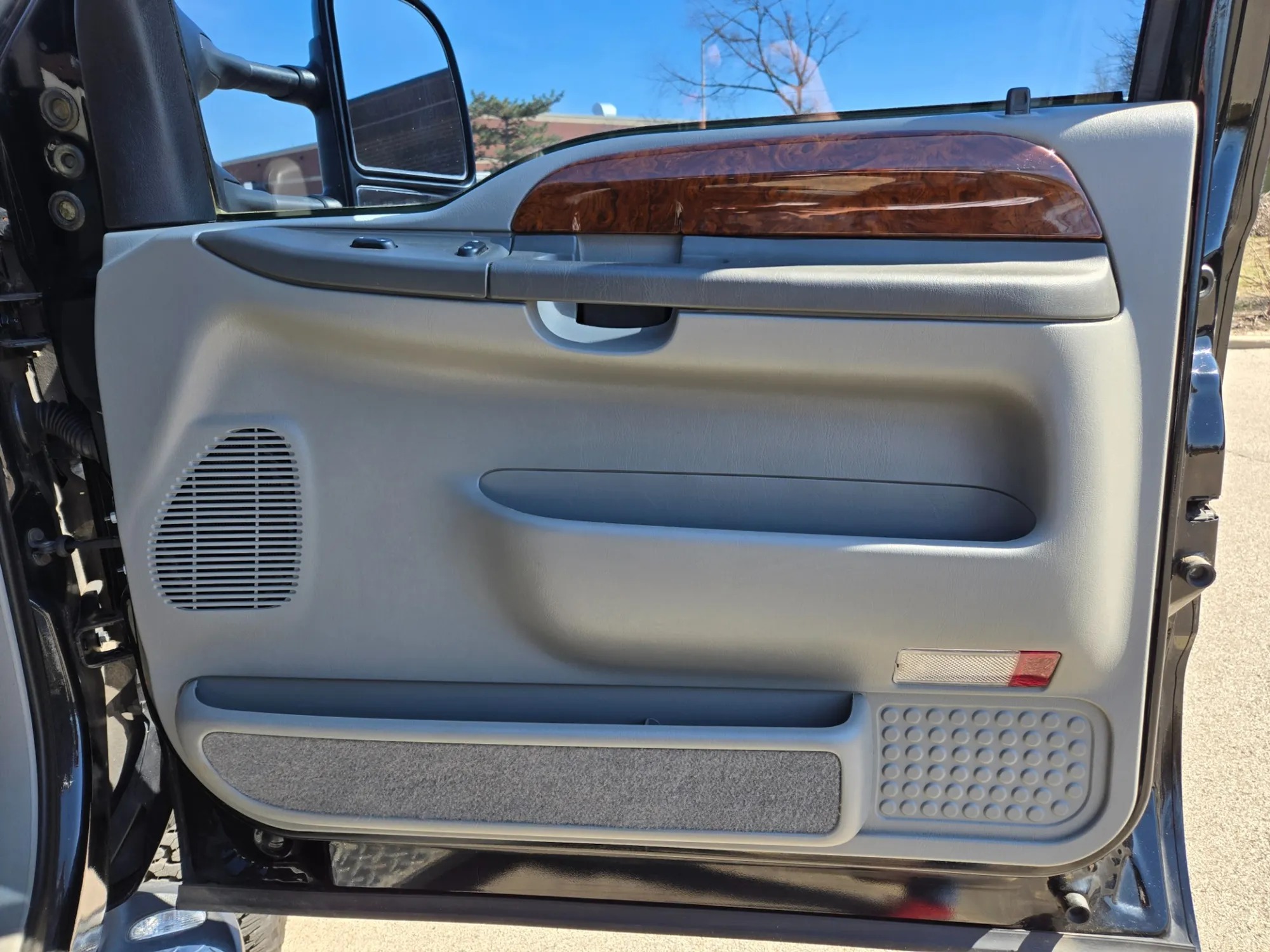 57k-Mile 2002 Ford F-350 Super Duty Lariat LE