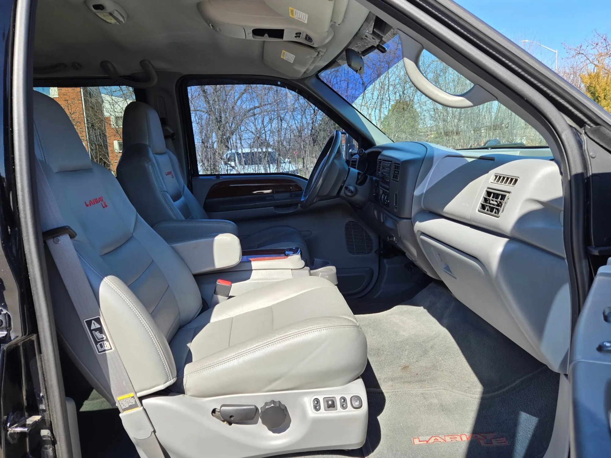 57k-Mile 2002 Ford F-350 Super Duty Lariat LE