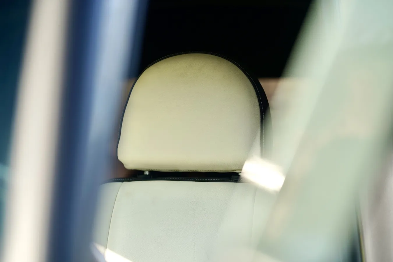 Restomod 1997 Land Rover Defender 90 Soft Top