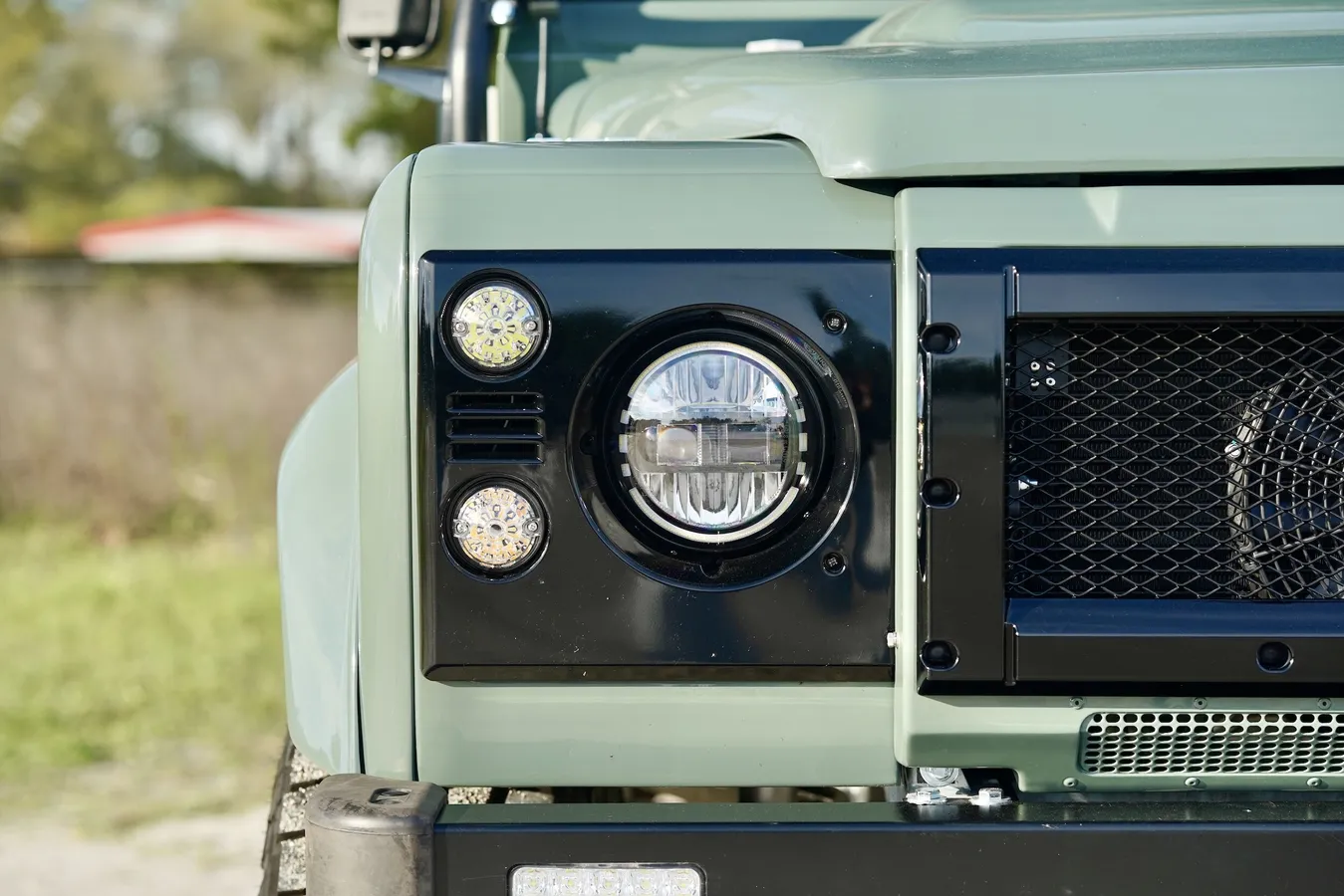 Restomod 1997 Land Rover Defender 90 Soft Top