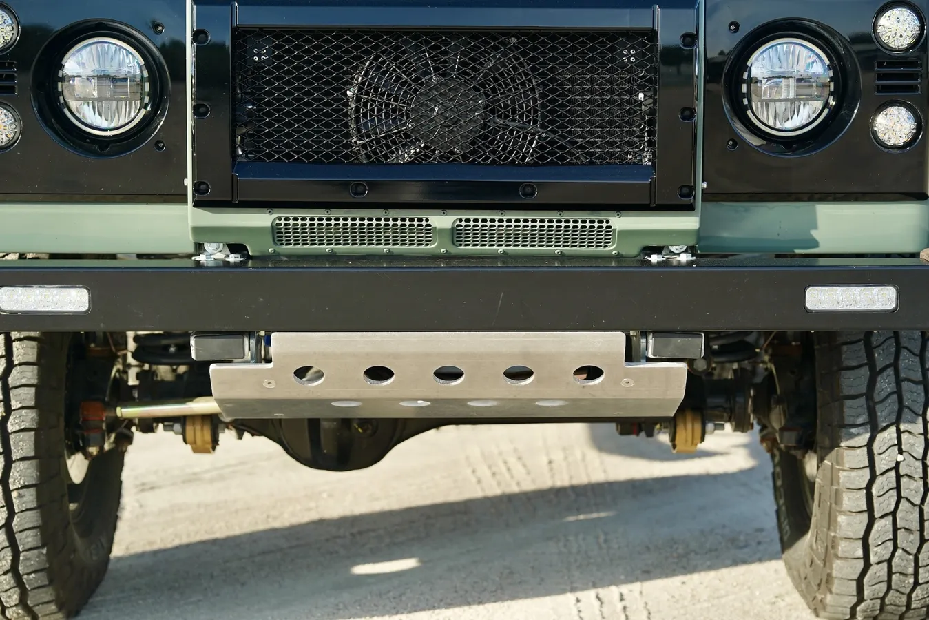 Restomod 1997 Land Rover Defender 90 Soft Top