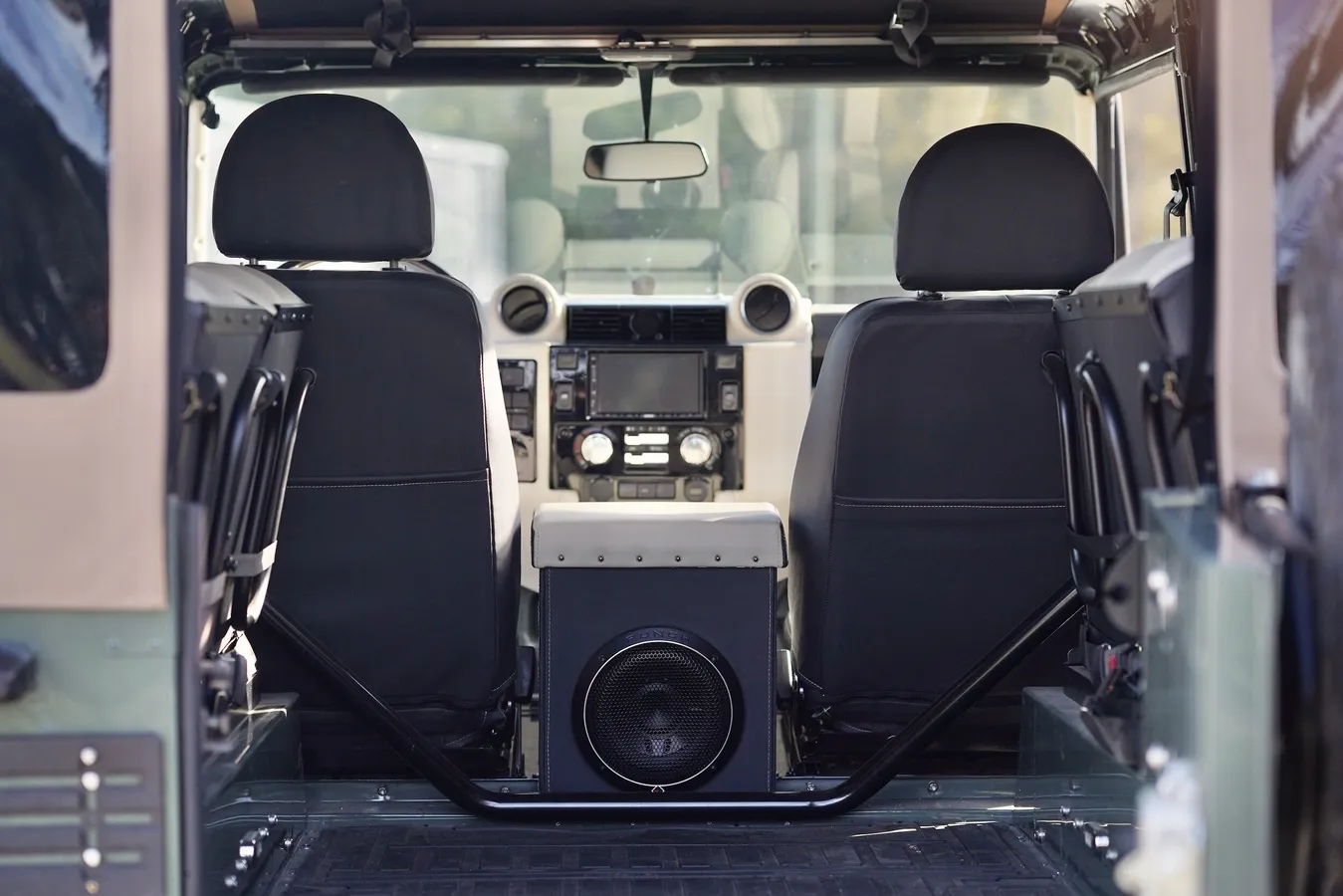 Restomod 1997 Land Rover Defender 90 Soft Top