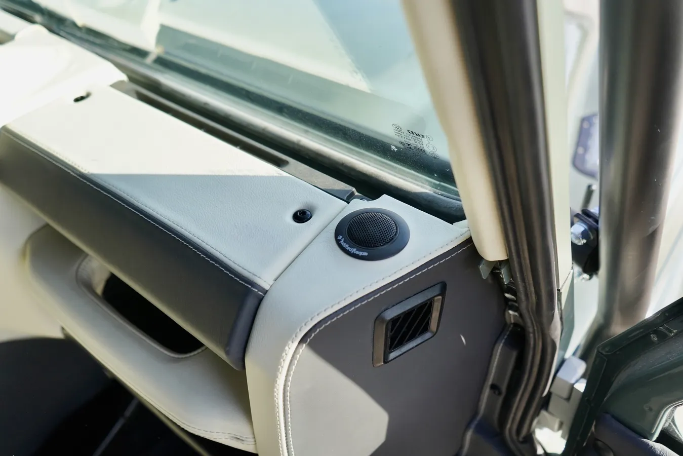 Restomod 1997 Land Rover Defender 90 Soft Top