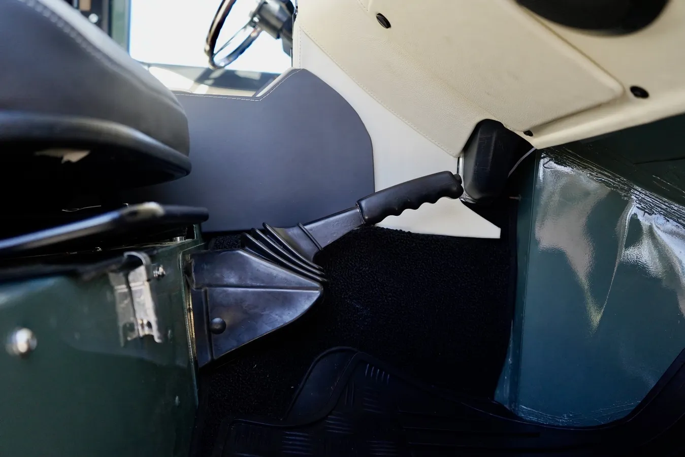 Restomod 1997 Land Rover Defender 90 Soft Top