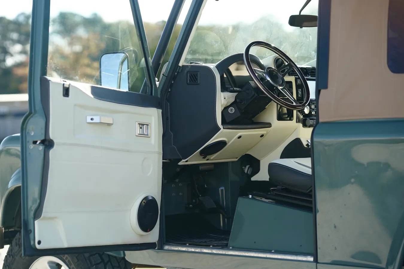 Restomod 1997 Land Rover Defender 90 Soft Top