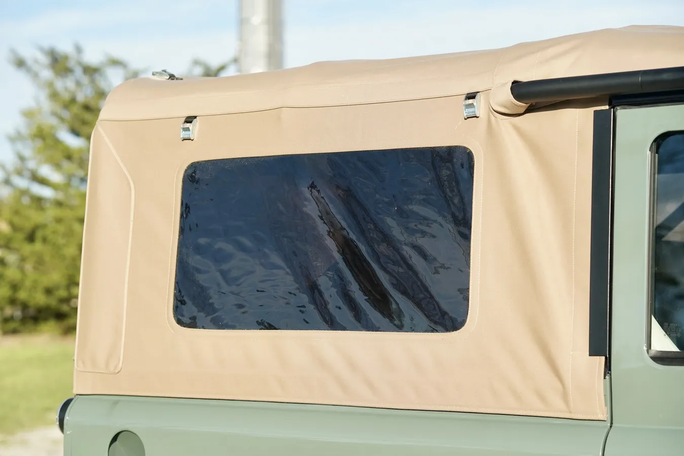 Restomod 1997 Land Rover Defender 90 Soft Top