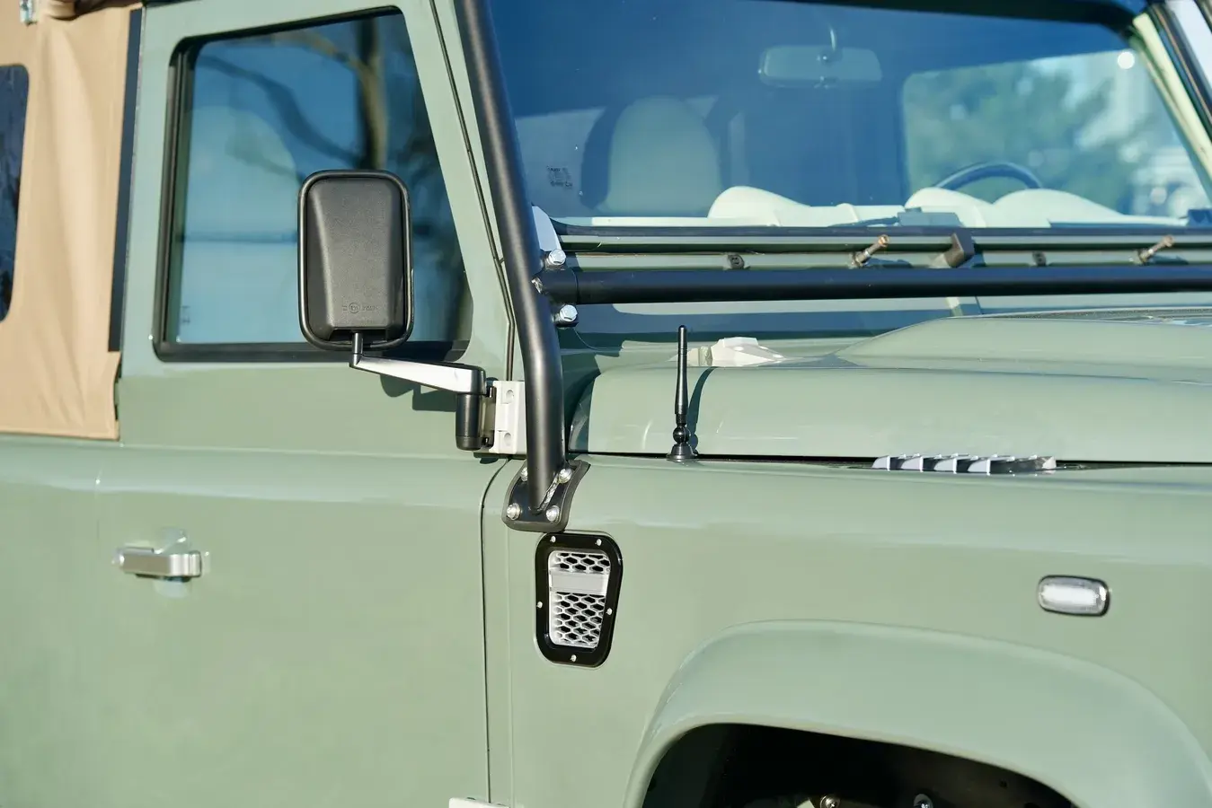 Restomod 1997 Land Rover Defender 90 Soft Top
