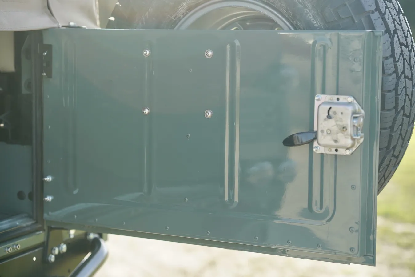 Restomod 1997 Land Rover Defender 90 Soft Top