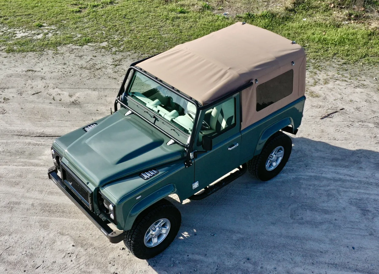 Restomod 1997 Land Rover Defender 90 Soft Top