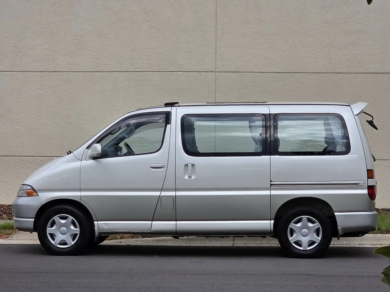 1996 Toyota Granvia 4WD Diesel - 2