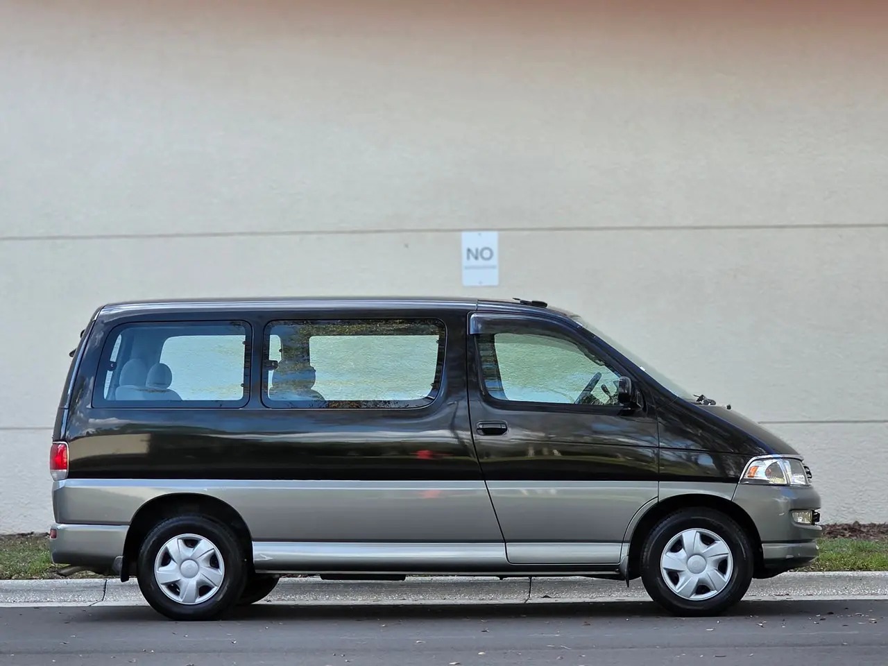 1998 Toyota Hiace Regius - 5