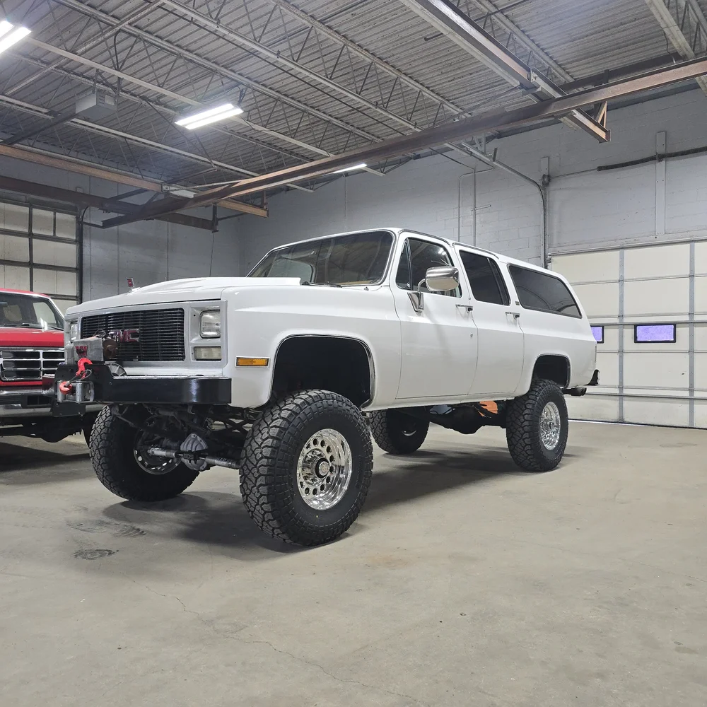 1989 GMC Suburban 2500 SLX - 4