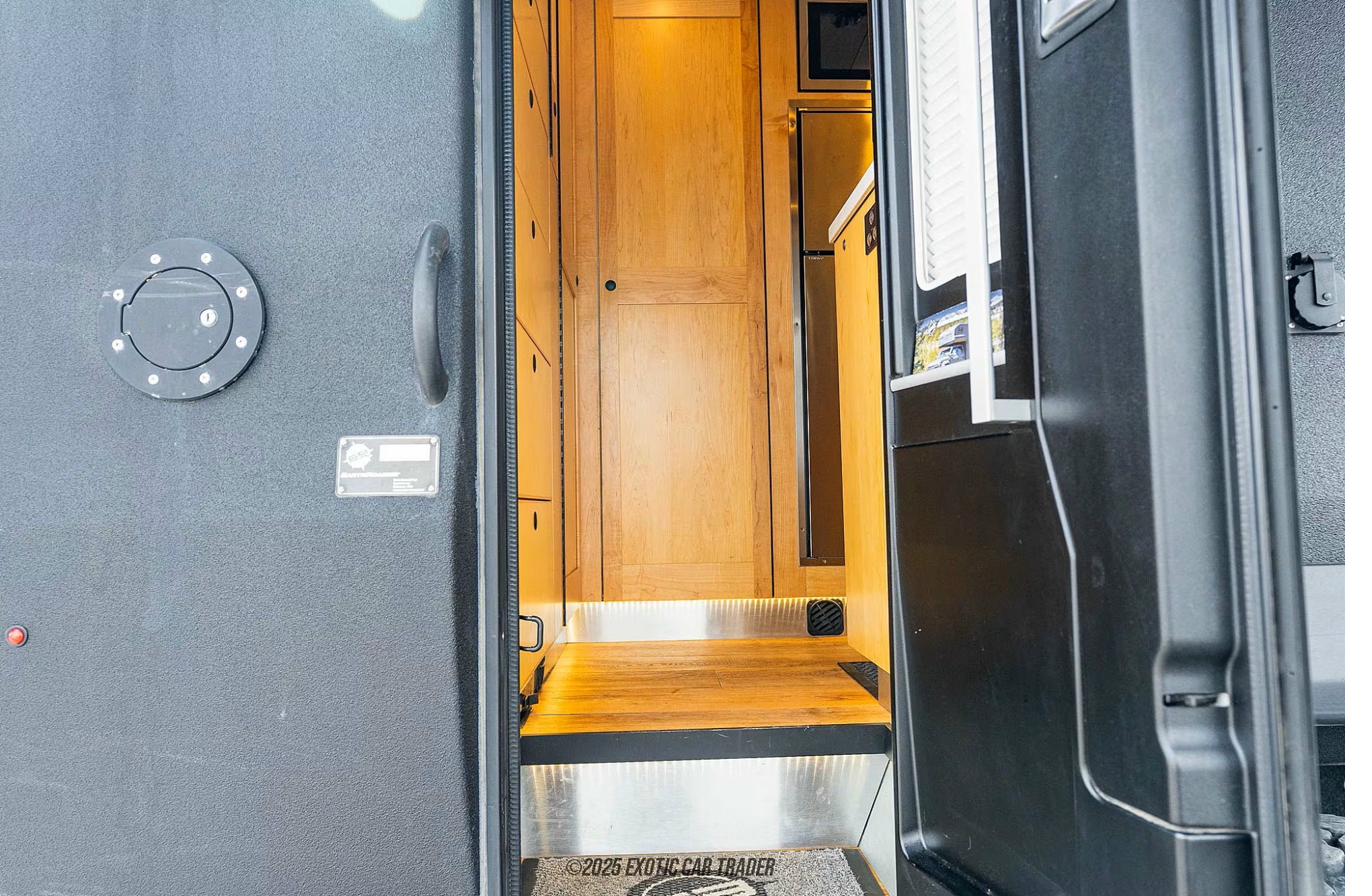 2022 EarthRoamer LTi