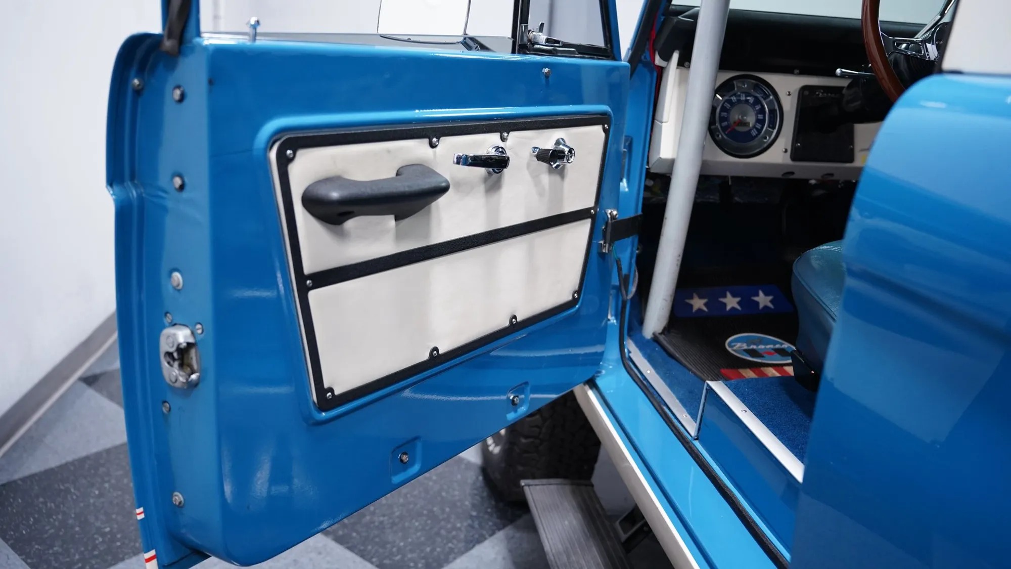 7.3L Diesel-Powered 1976 Ford Bronco Ranger