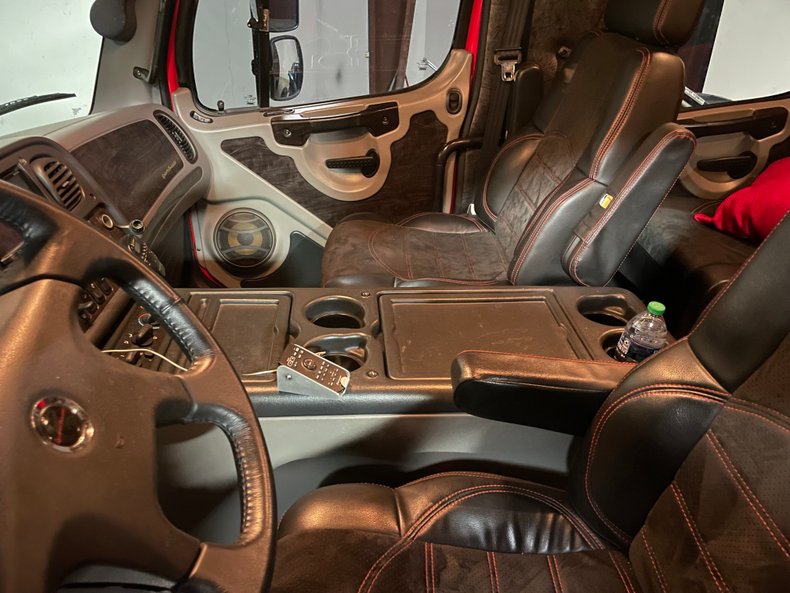 2010 Freightliner P2XL Sport Custom Camper