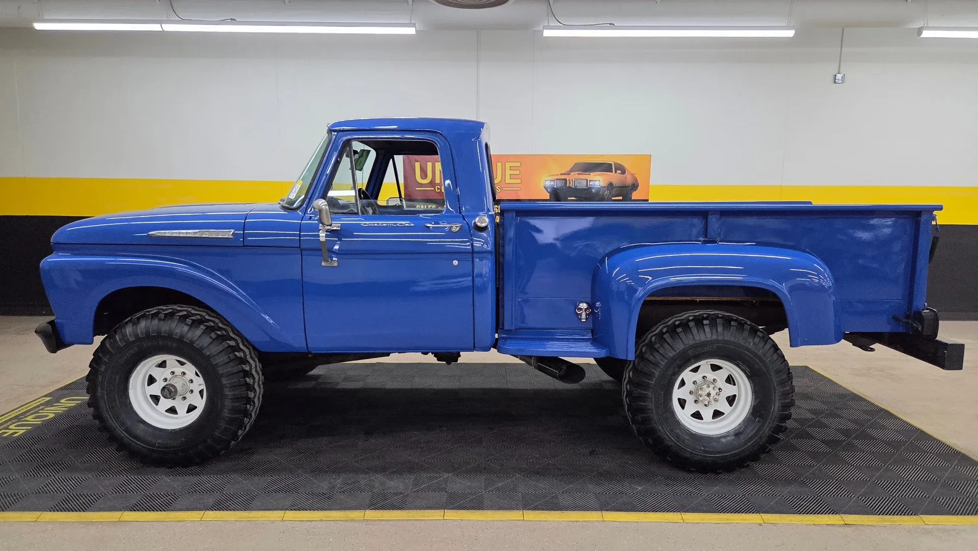 1961 Ford F-250 Stepside 4x4 - 2
