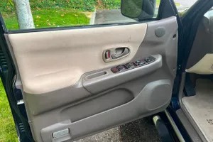 2004 Mitsubishi Montero Sport XLS