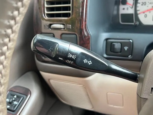 2004 Mitsubishi Montero Sport XLS