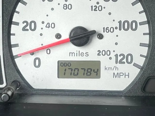 2004 Mitsubishi Montero Sport XLS