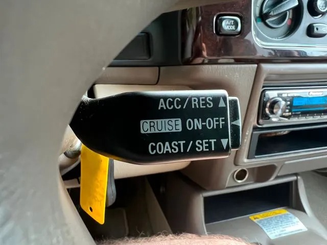 2004 Mitsubishi Montero Sport XLS