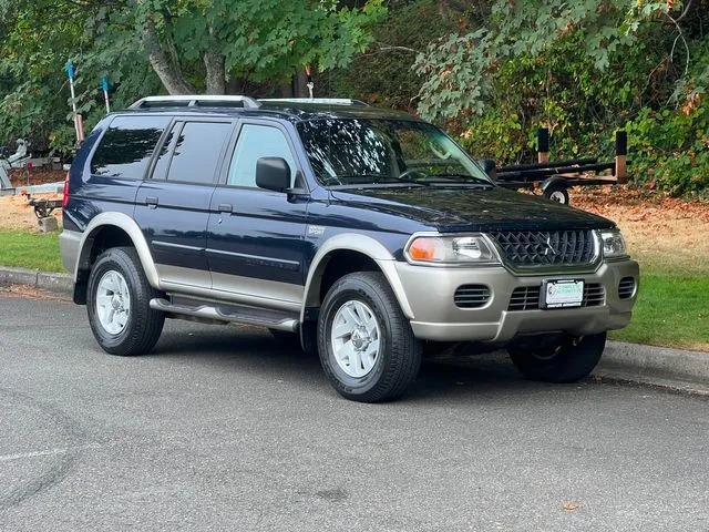 2004 Mitsubishi Montero Sport XLS