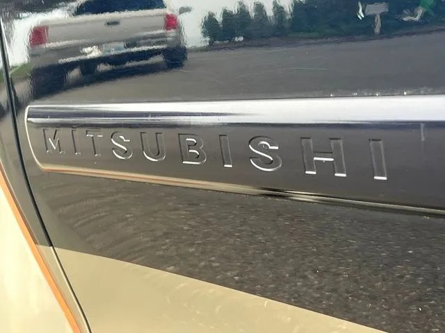 2004 Mitsubishi Montero Sport XLS