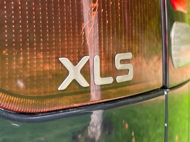 2004 Mitsubishi Montero Sport XLS