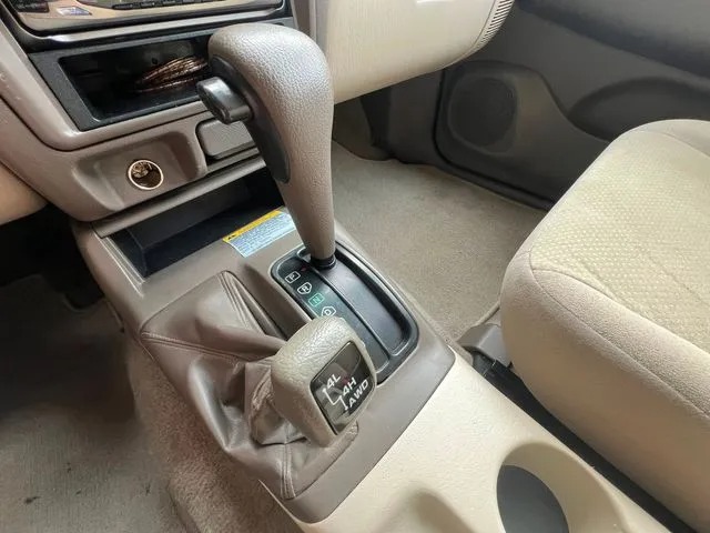 2004 Mitsubishi Montero Sport XLS