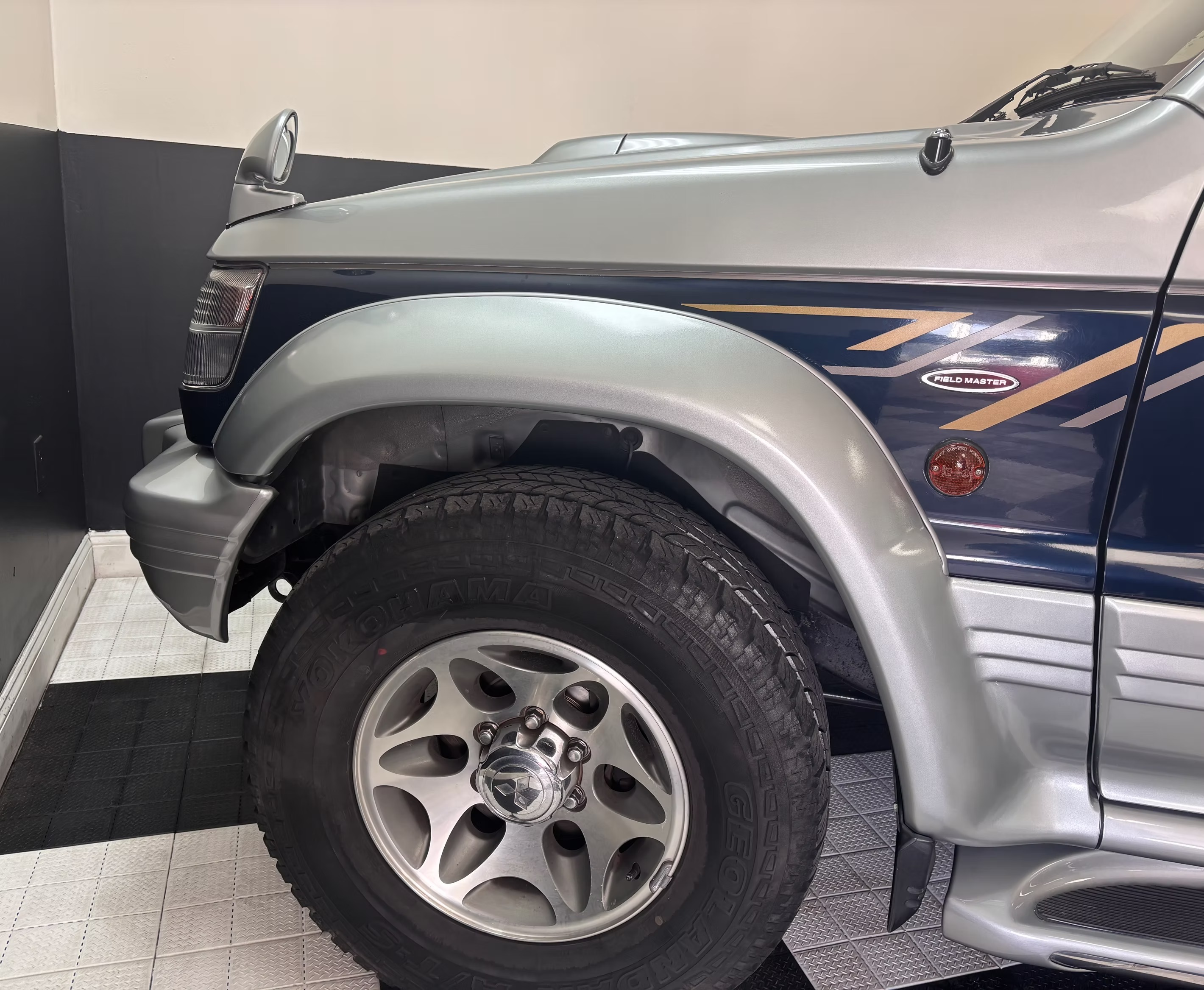 1997 Mitsubishi Pajero Field Master - 4